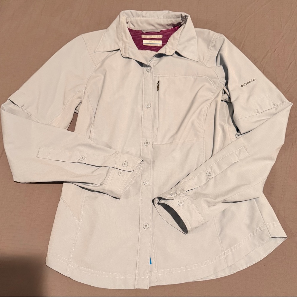 Columbia Women's OMNI-SHADE Sun Protection button up - Baby Blue